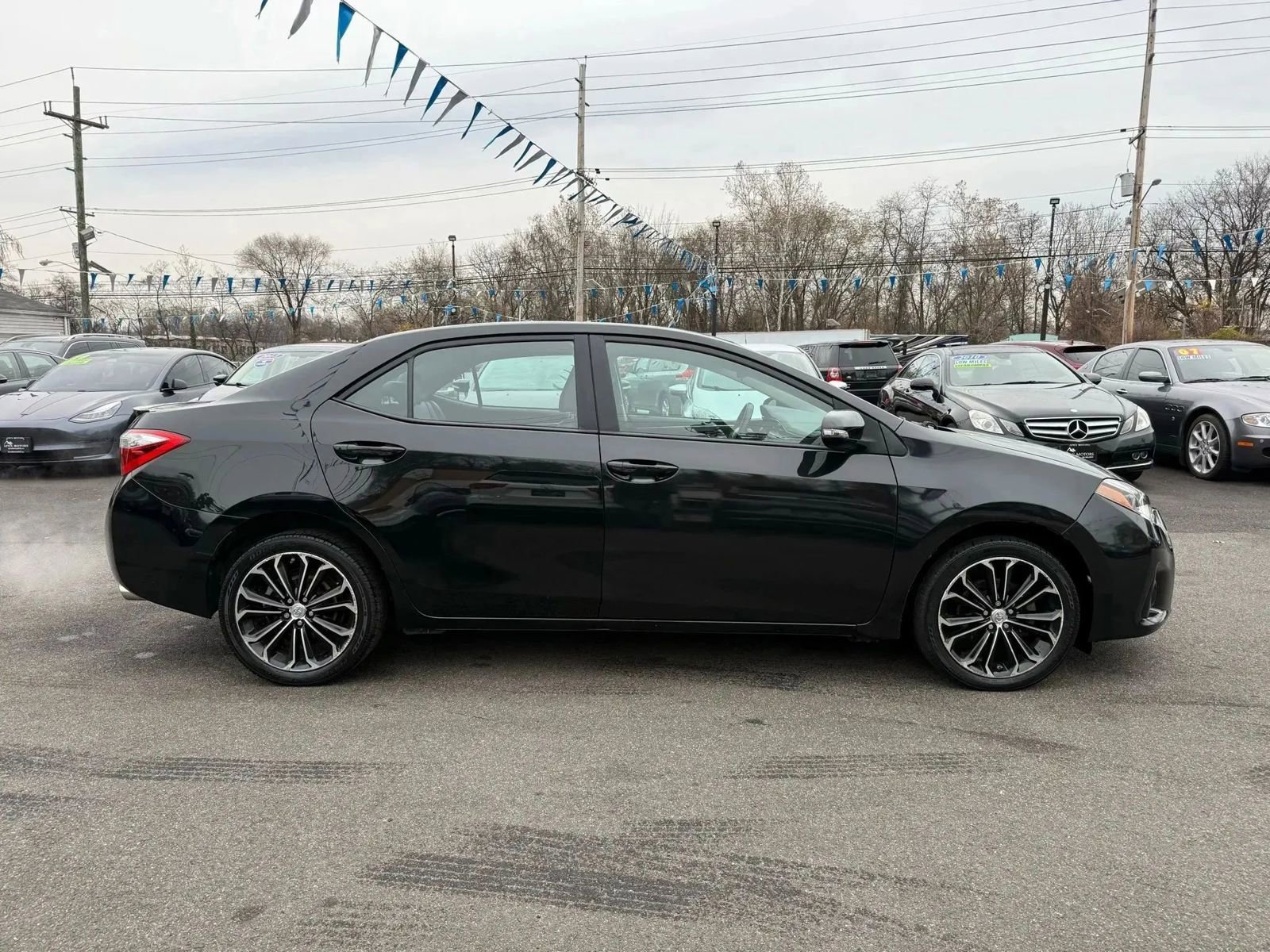 Used 2015 Toyota Corolla S image 11