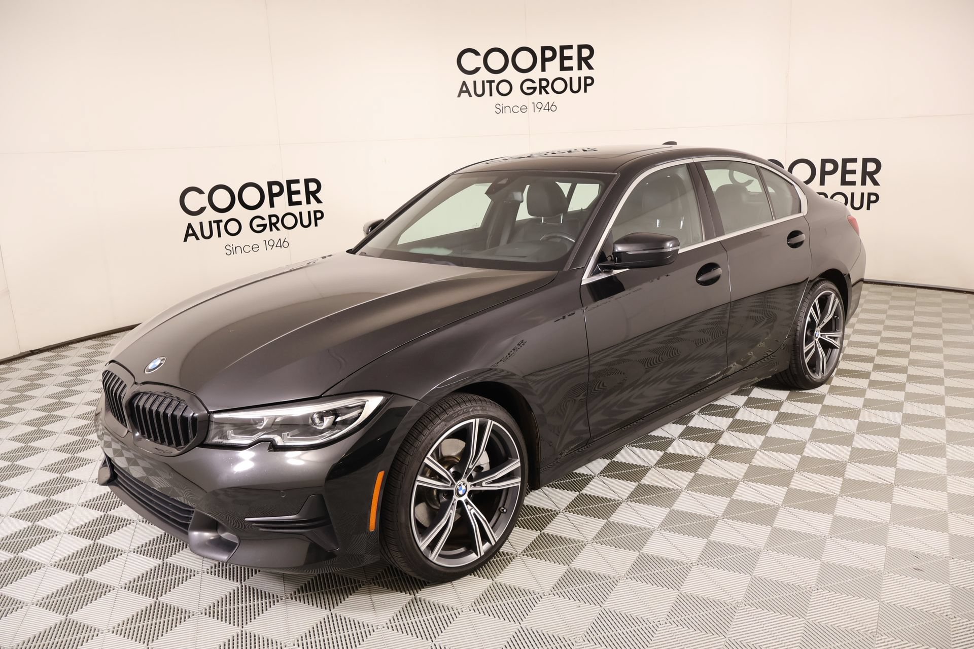 Used 2019 BMW 330i xDrive Sedan w/ Premium Package AWD/4WD image 11