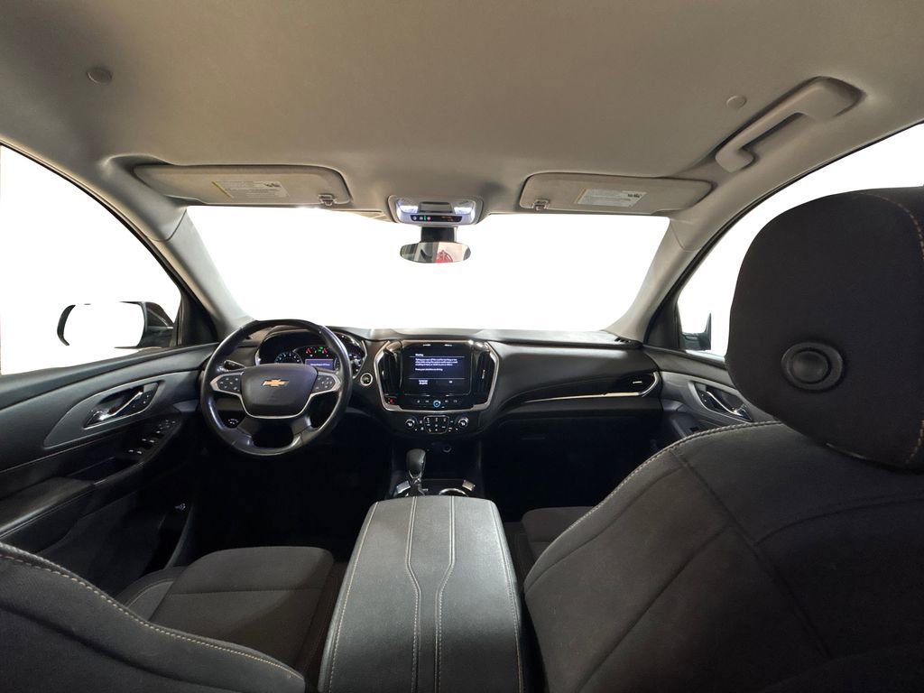 Used 2021 Chevrolet Traverse LT image 18