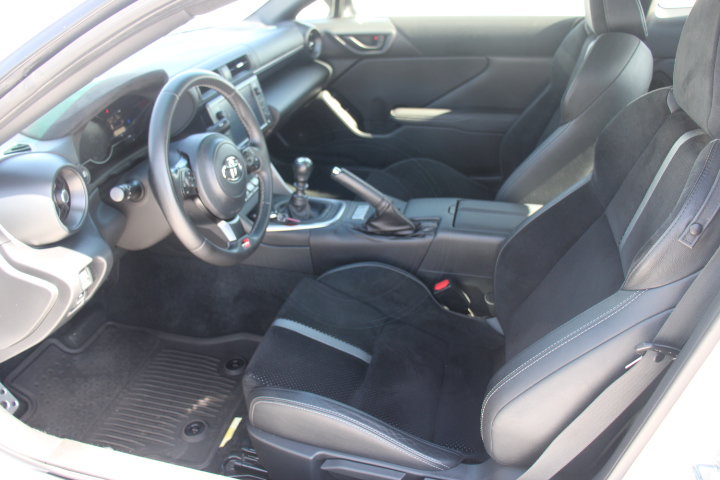 Used 2024 Toyota GR86 Premium RWD image 11