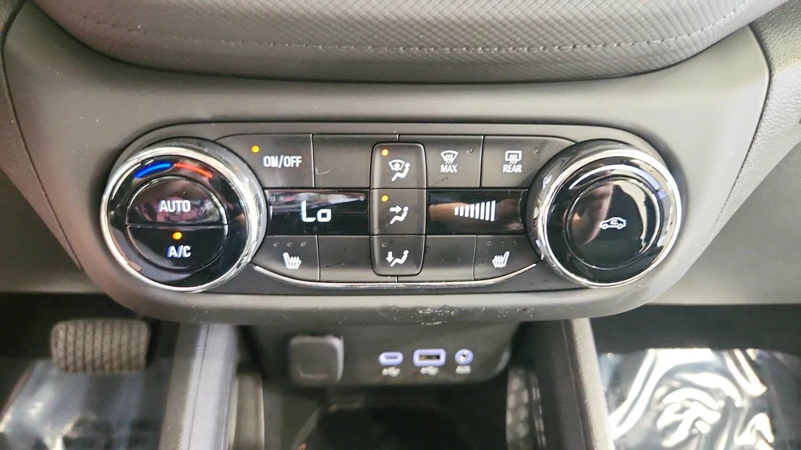 Used 2022 Chevrolet TrailBlazer LT w/ Convenience Package AWD/4WD image 22