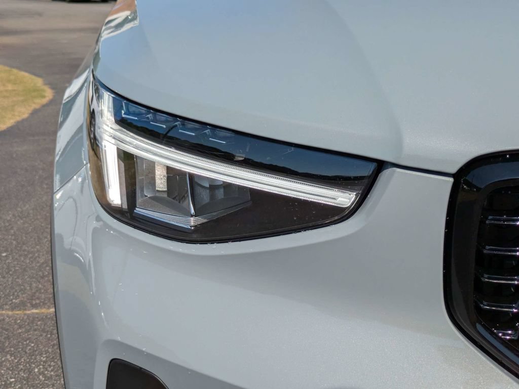 New 2026 Volvo XC40 B5 Core AWD/4WD image 10