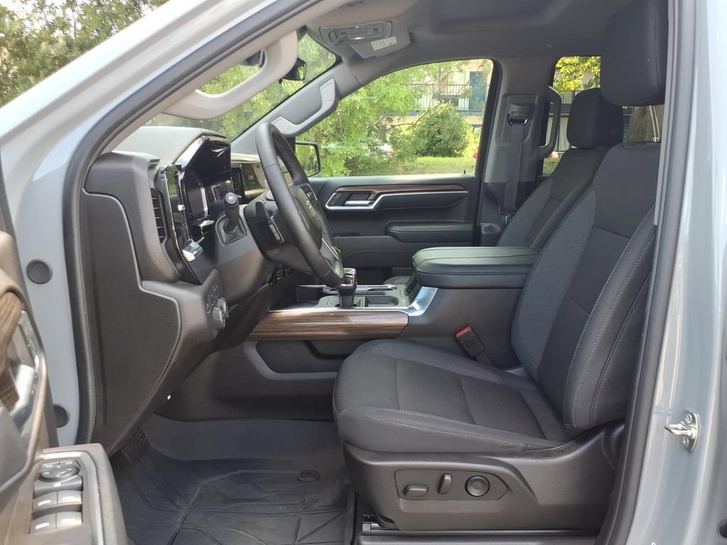 Used 2025 Chevrolet Silverado 1500 RST w/ Convenience Package II AWD/4WD image 12