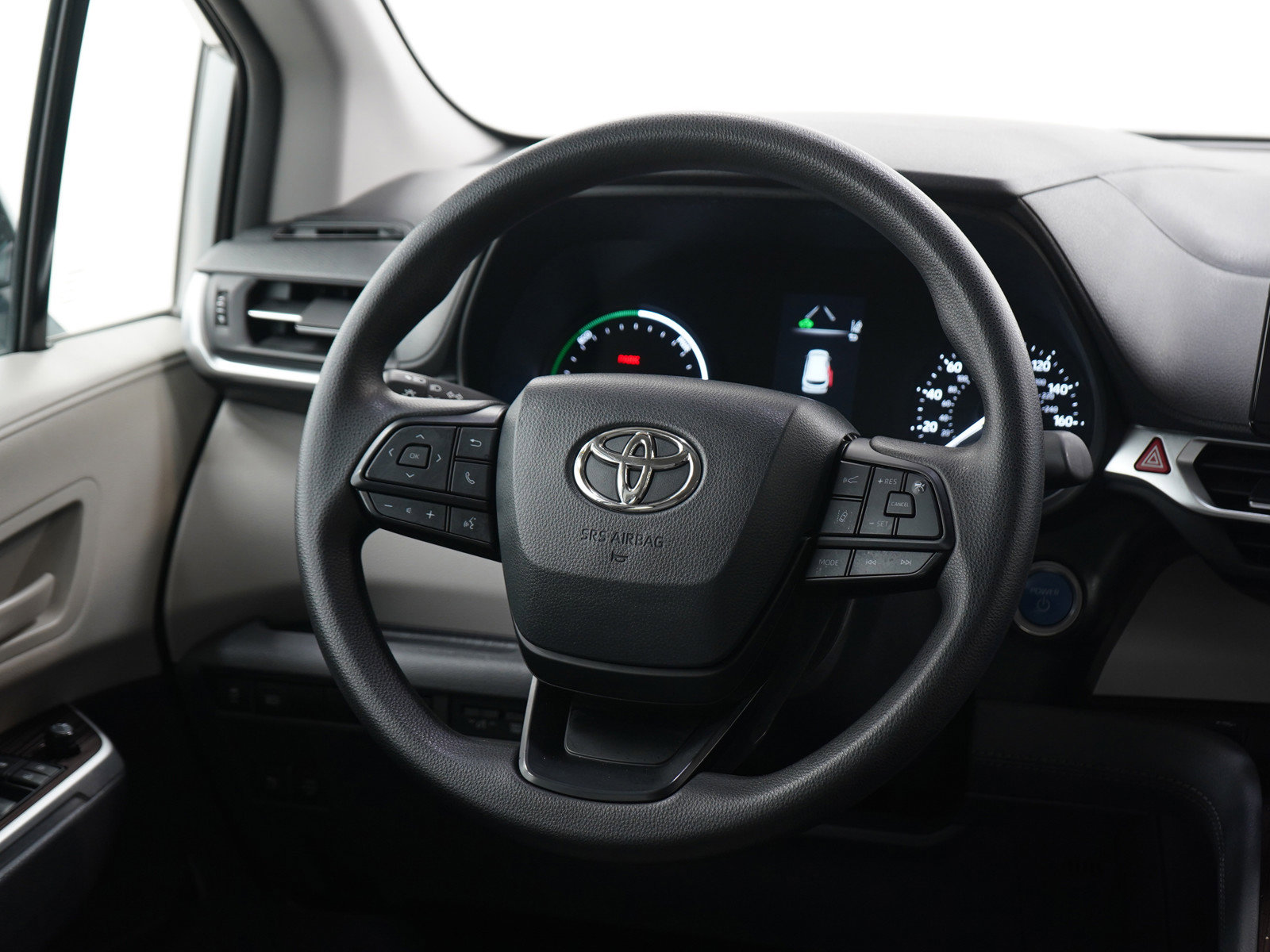 Used 2024 Toyota Sienna LE FWD image 18