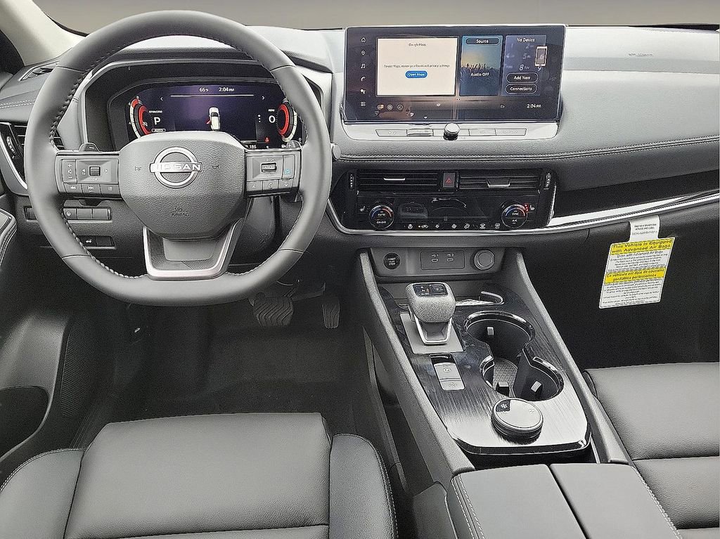 Used 2025 Nissan Rogue SL image 10