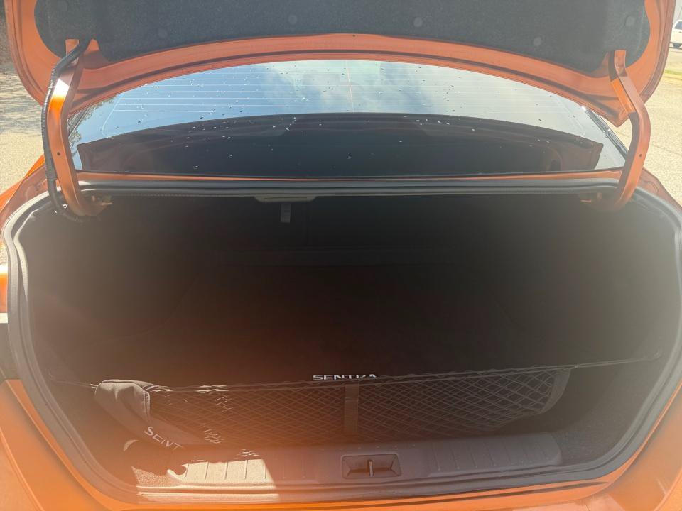 Used 2022 Nissan Sentra SR w/ Lighting Package FWD image 19