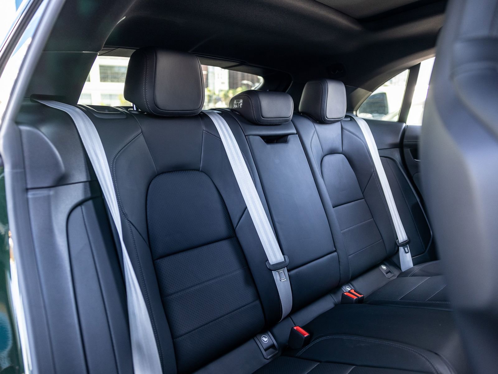 Certified 2025 Porsche Macan Electric RWD image 48