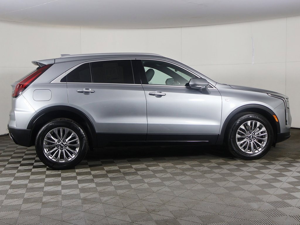 Used 2024 Cadillac XT4 Premium Luxury image 16