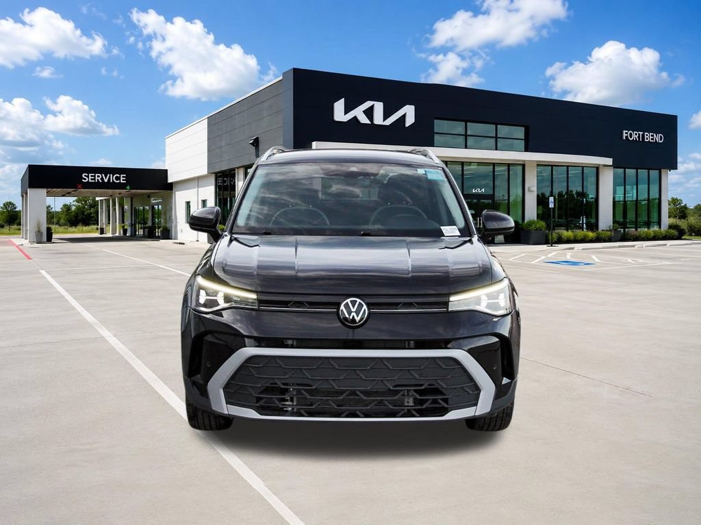 Used 2025 Volkswagen Taos SE FWD video 2