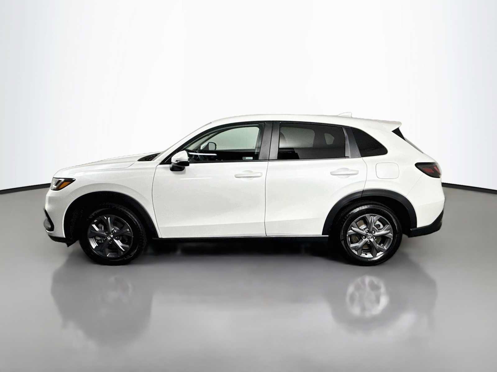 Certified 2027 Honda HR-V LX image 4