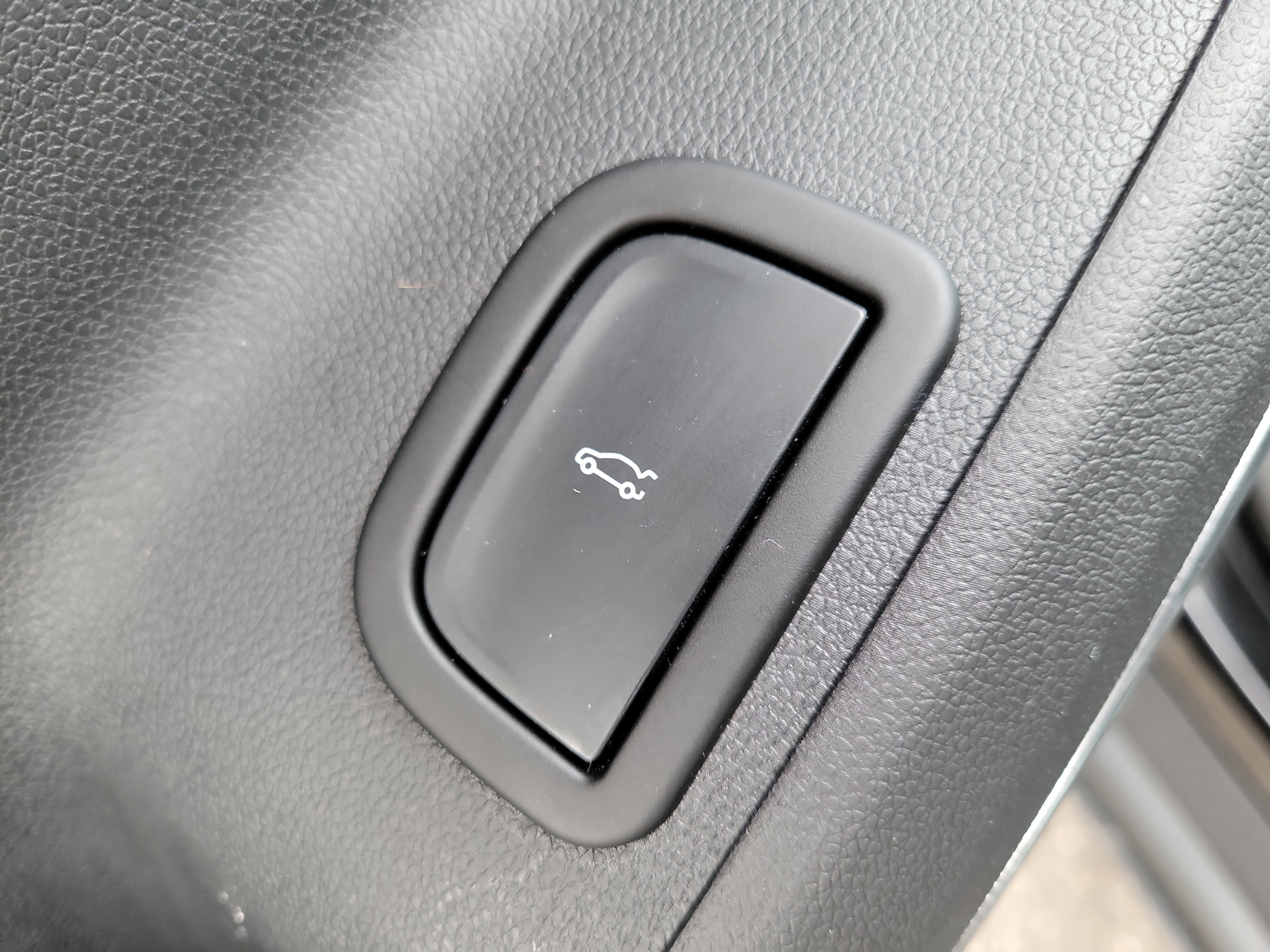 Used 2025 GMC Acadia Elevation image 19