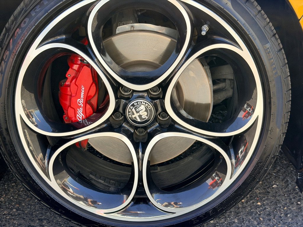 Used 2023 Alfa Romeo Giulia Veloce image 48