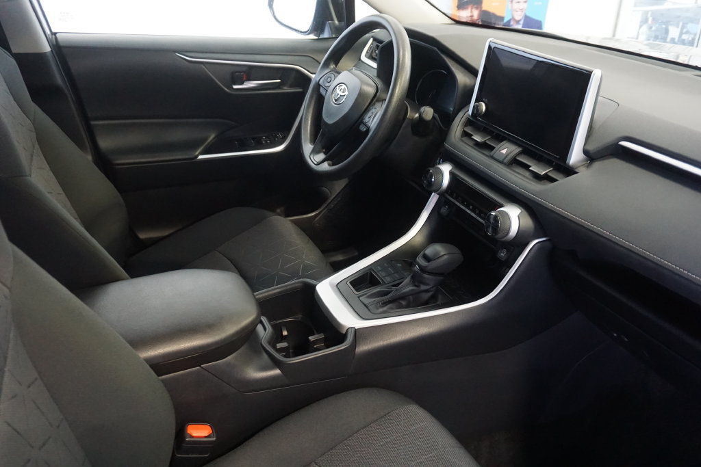 Certified 2025 Toyota RAV4 XLE AWD/4WD image 25