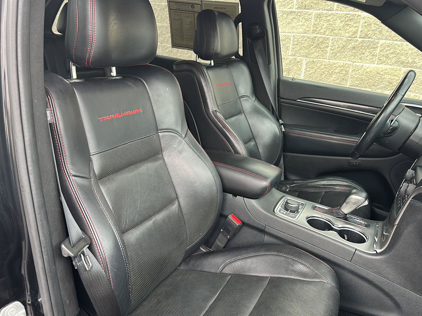 Used 2018 Jeep Grand Cherokee Trailhawk w/ Trailhawk Luxury Group AWD/4WD image 22