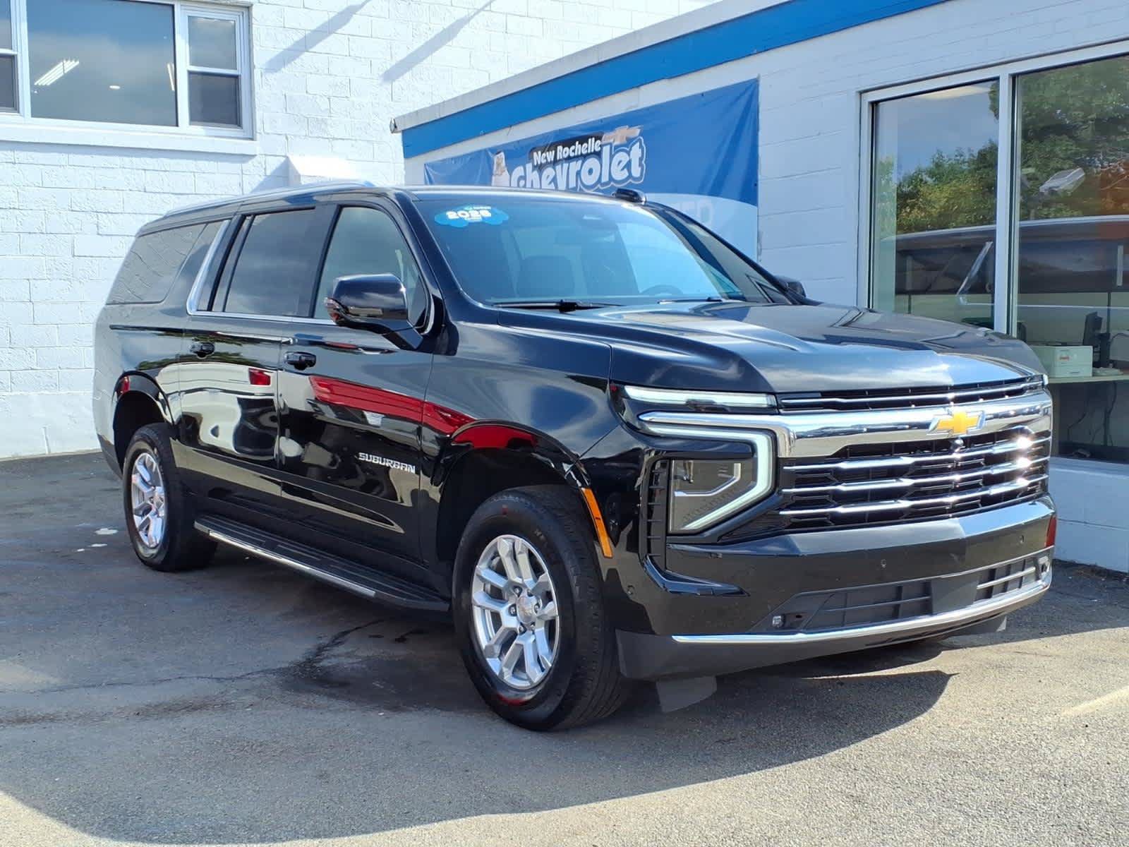 Used 2026 Chevrolet Suburban LT w/ Comfort Package AWD/4WD image 1