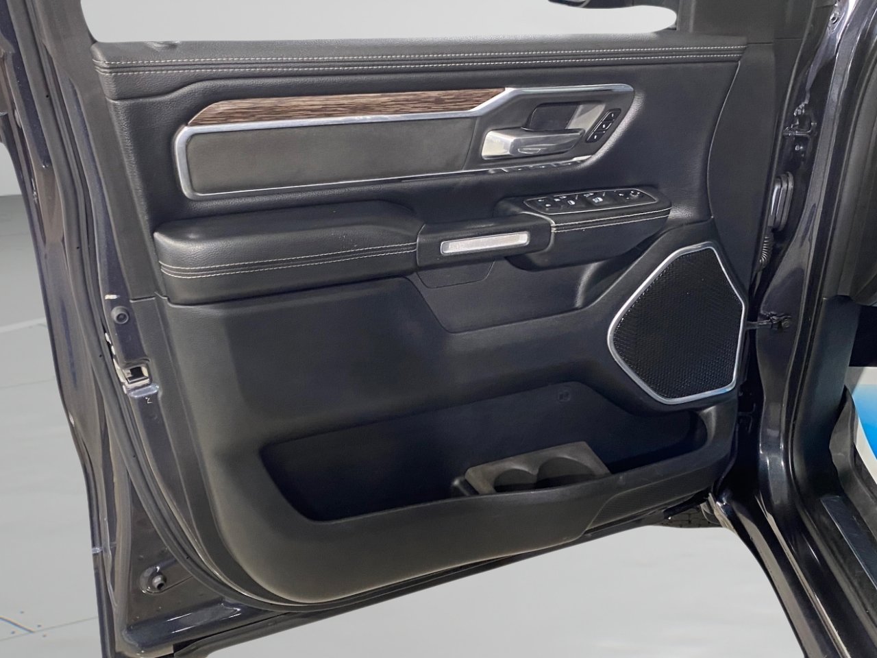 Used 2019 RAM 1500 Laramie image 26