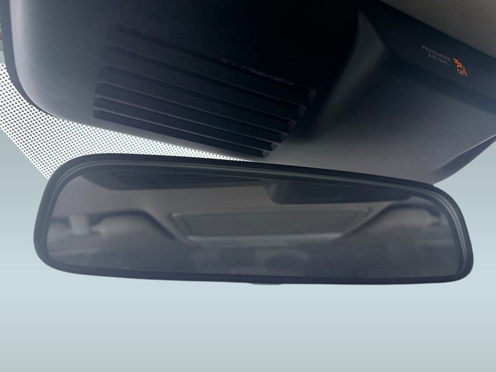 Used 2024 Mitsubishi Outlander SE image 16