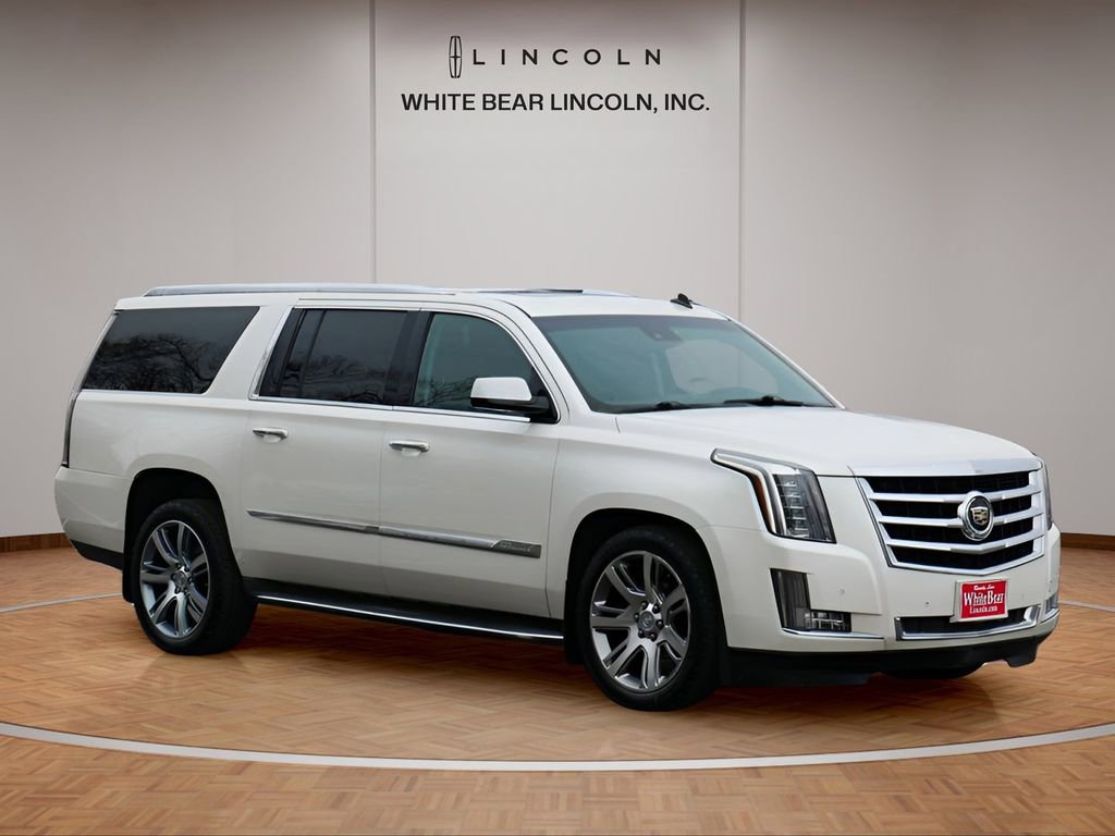 Used 2015 Cadillac Escalade ESV Luxury AWD/4WD image 3