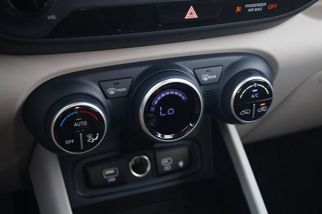 New 2026 Hyundai Venue SEL FWD image 19