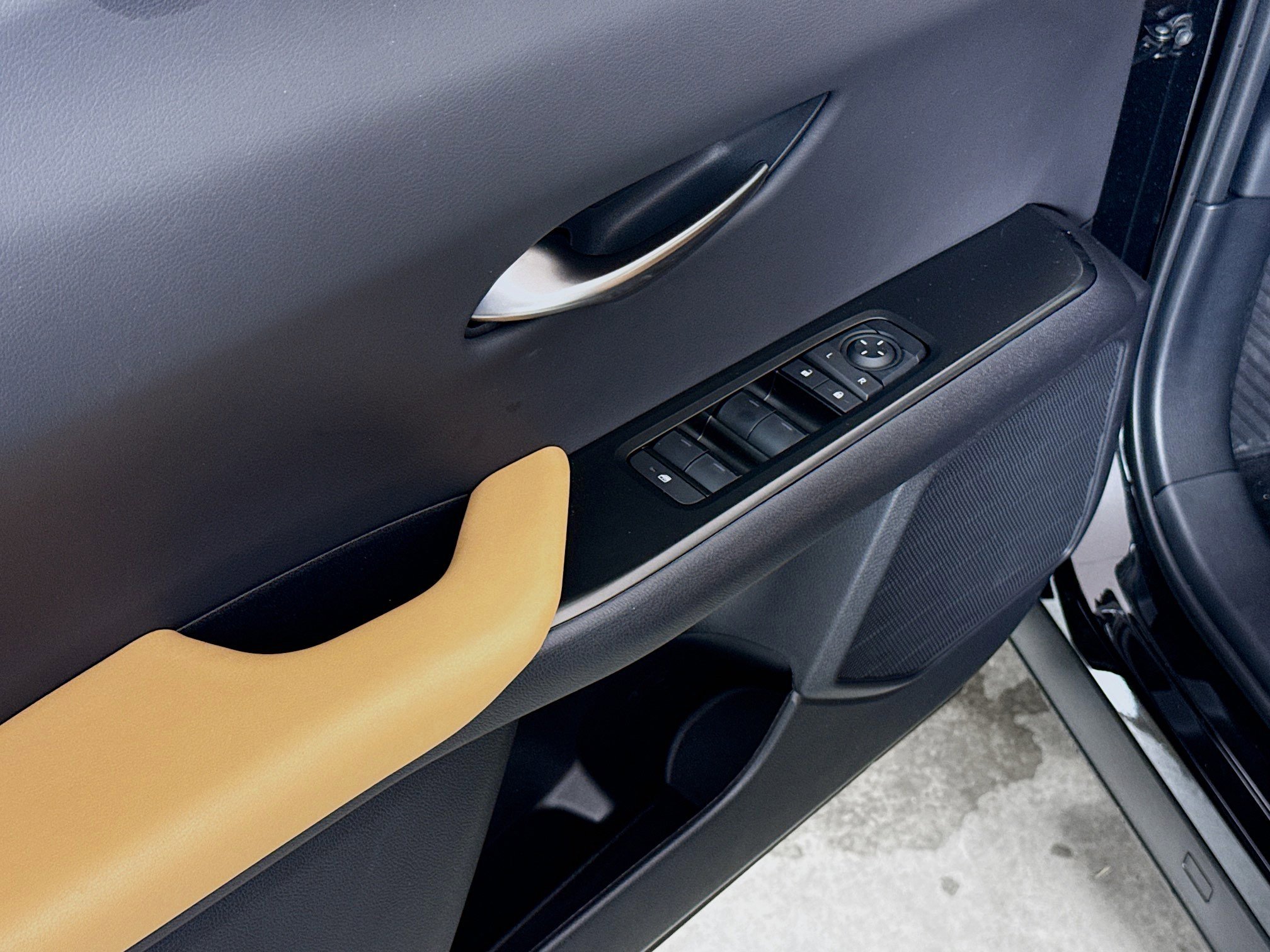 New 2026 Lexus UX 300h AWD w/ Accessory Package (2T) image 19