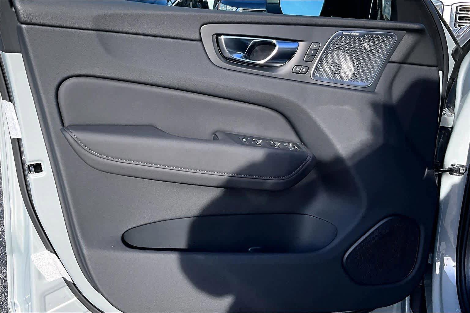 New 2026 Volvo XC60 B5 Ultra w/ Protection Package Premier AWD/4WD image 11