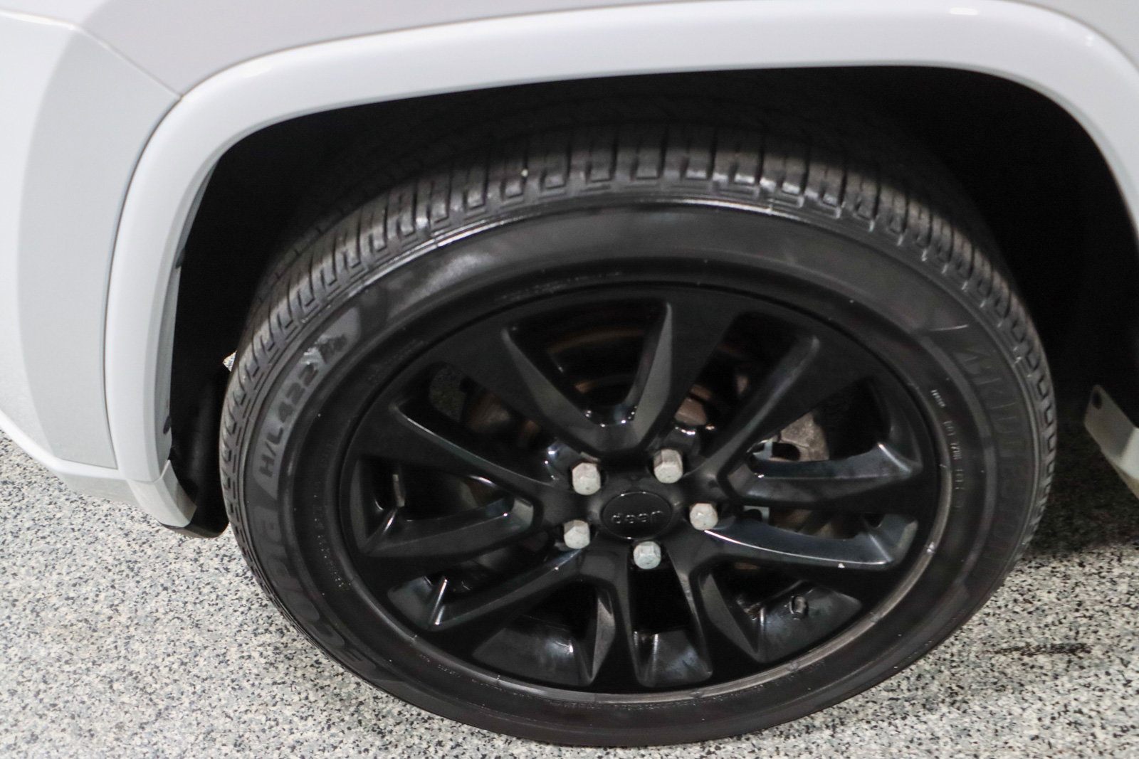 Used 2020 Jeep Grand Cherokee Altitude image 11