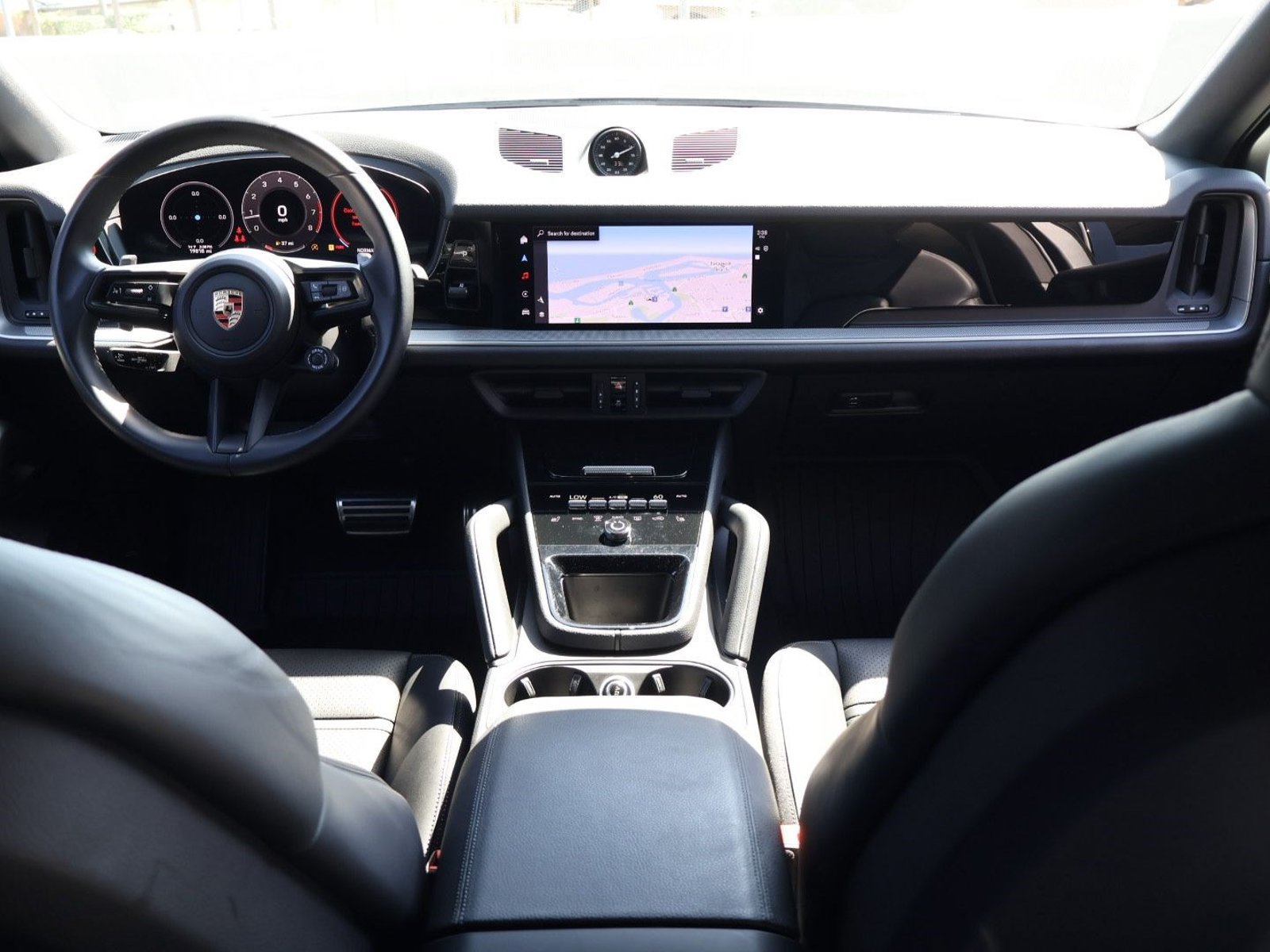 Certified 2024 Porsche Cayenne Coupe AWD/4WD image 21