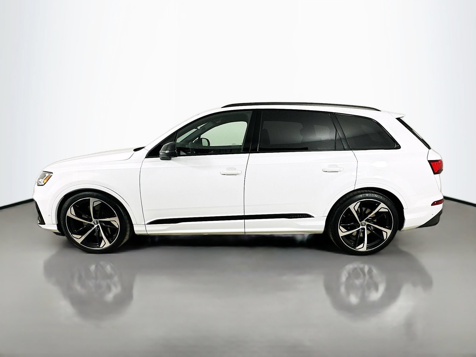Used 2023 Audi SQ7 Premium Plus w/ Executive Package AWD/4WD image 8