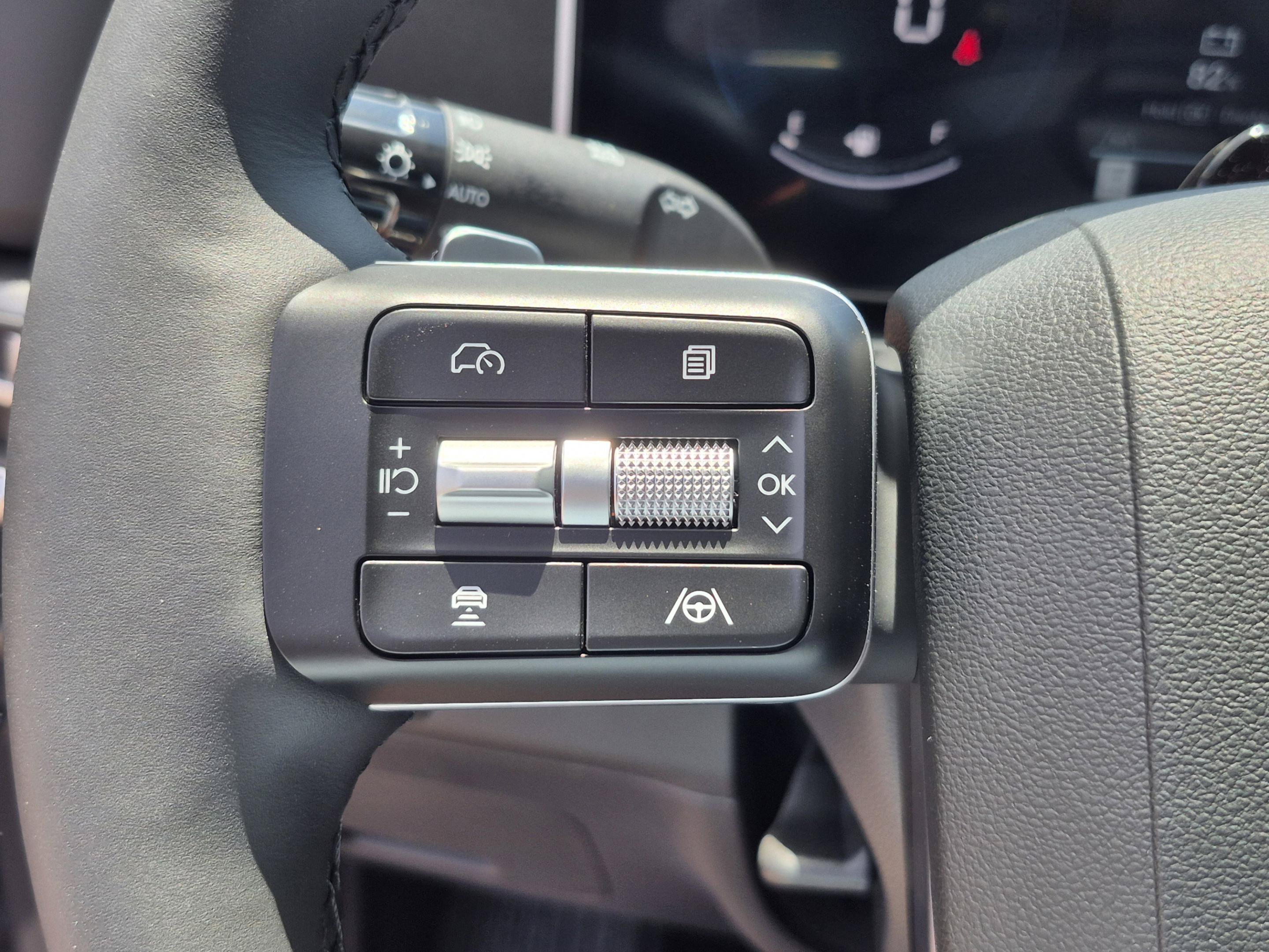 New 2026 Hyundai Santa Fe SEL FWD image 30