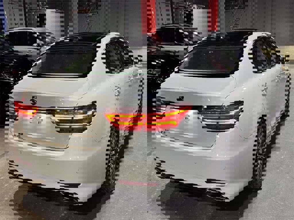 Used 2016 Kia K900 Luxury image 7