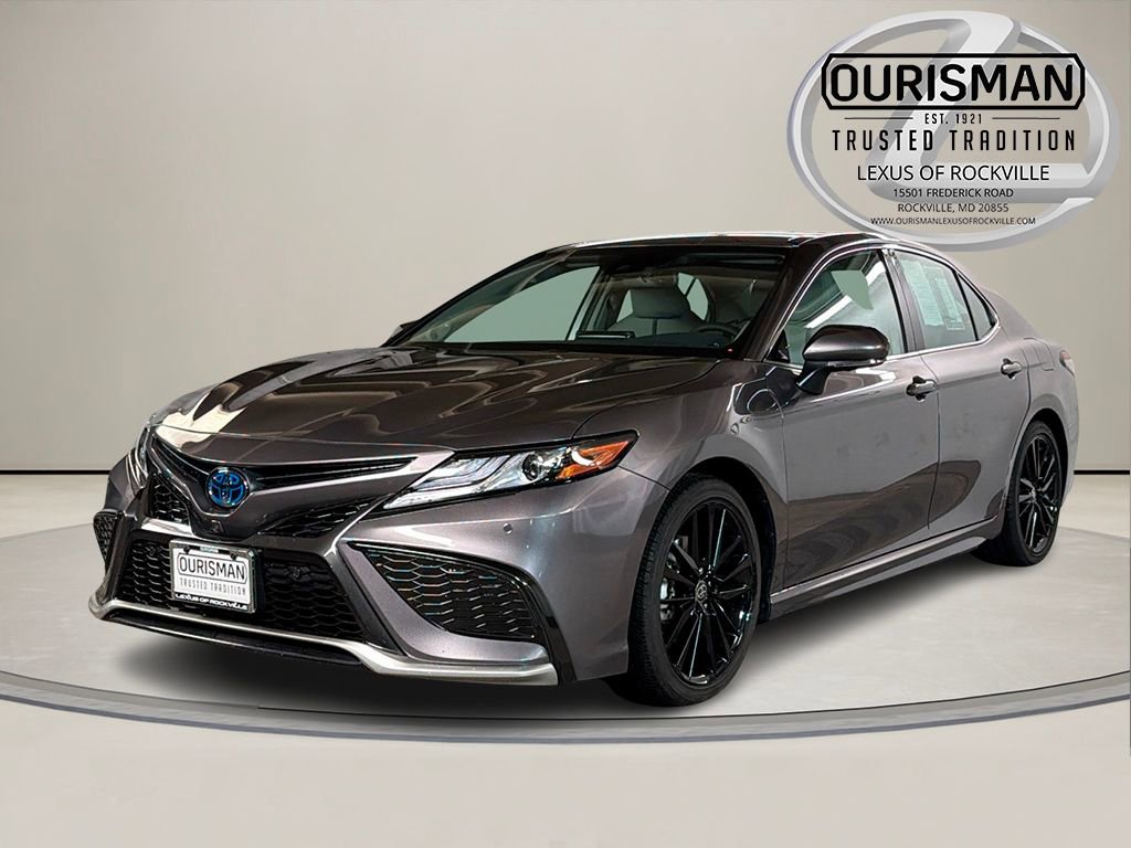 Used 2024 Toyota Camry XSE w/ Navigation Package image 2