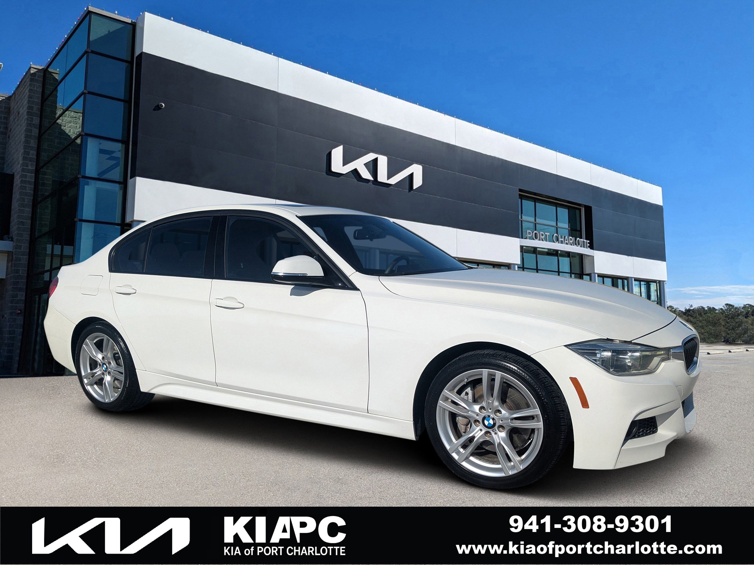 Used 2018 BMW 330i Sedan w/ M Sport Package image 1