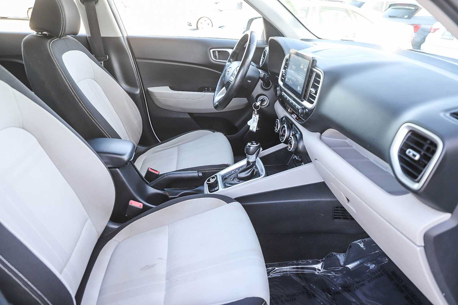 Used 2020 Hyundai Venue SEL w/ Convenience Package FWD image 14