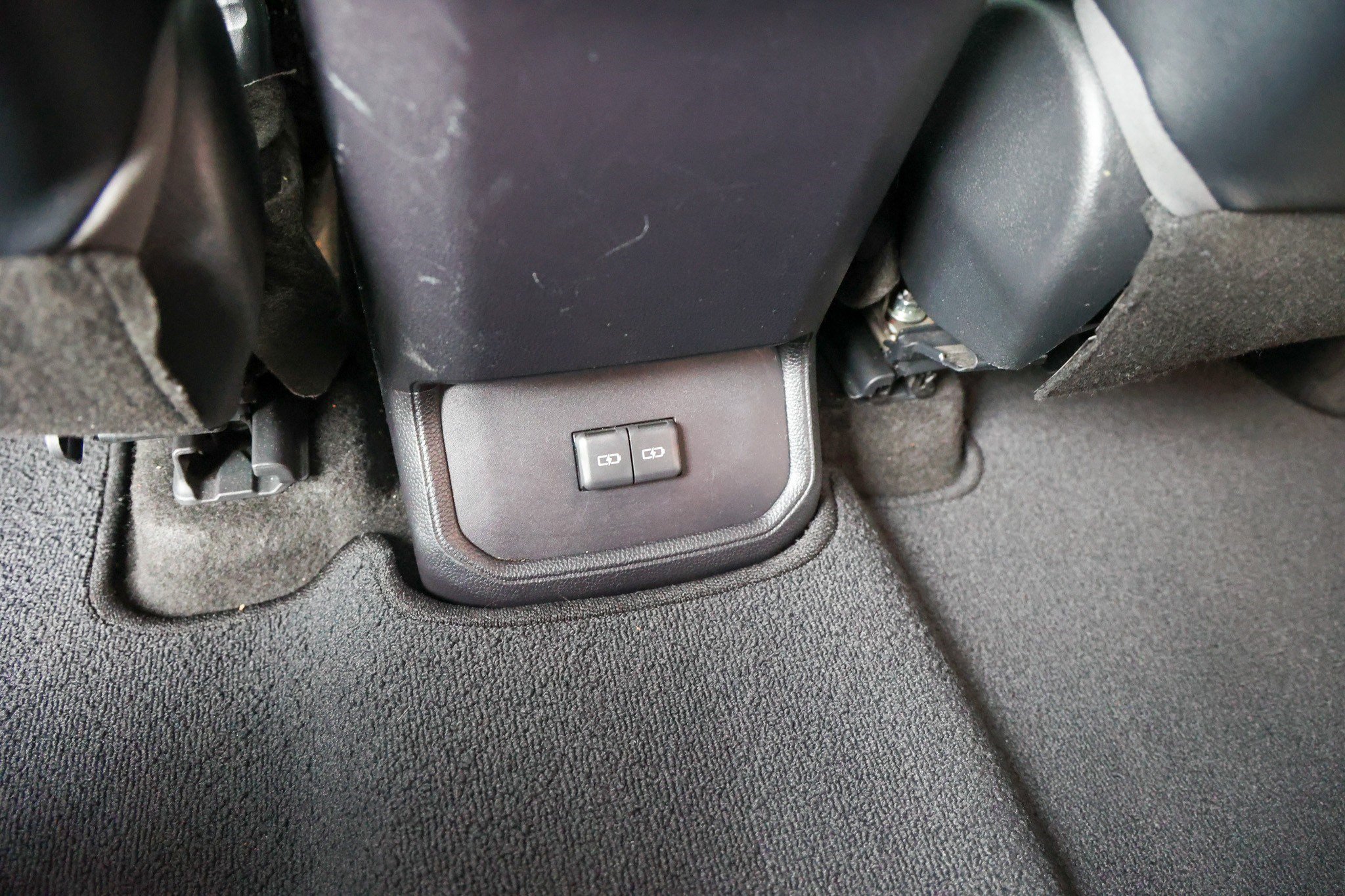 Used 2023 Toyota Highlander XLE FWD image 35