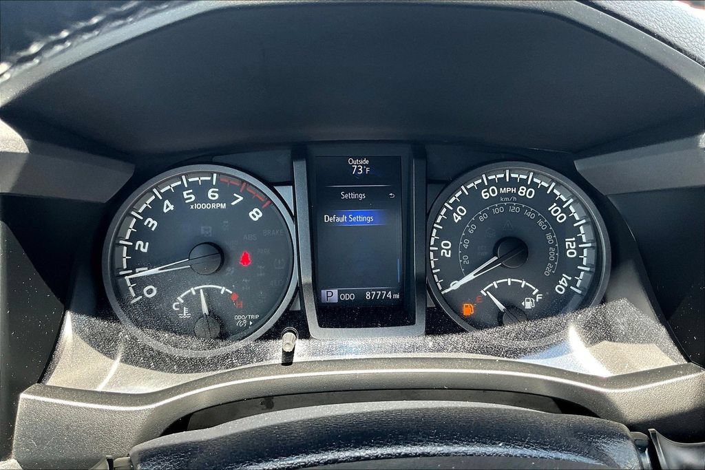 Used 2018 Toyota Tacoma TRD Sport w/ Technology Package AWD/4WD image 12