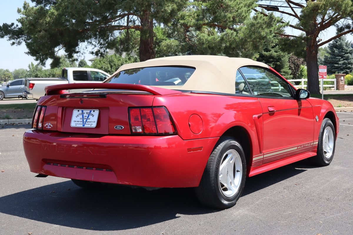 Used 1999 Ford Mustang Convertible RWD image 5