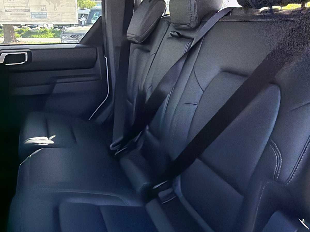 New 2025 Ford Bronco Badlands AWD/4WD image 17