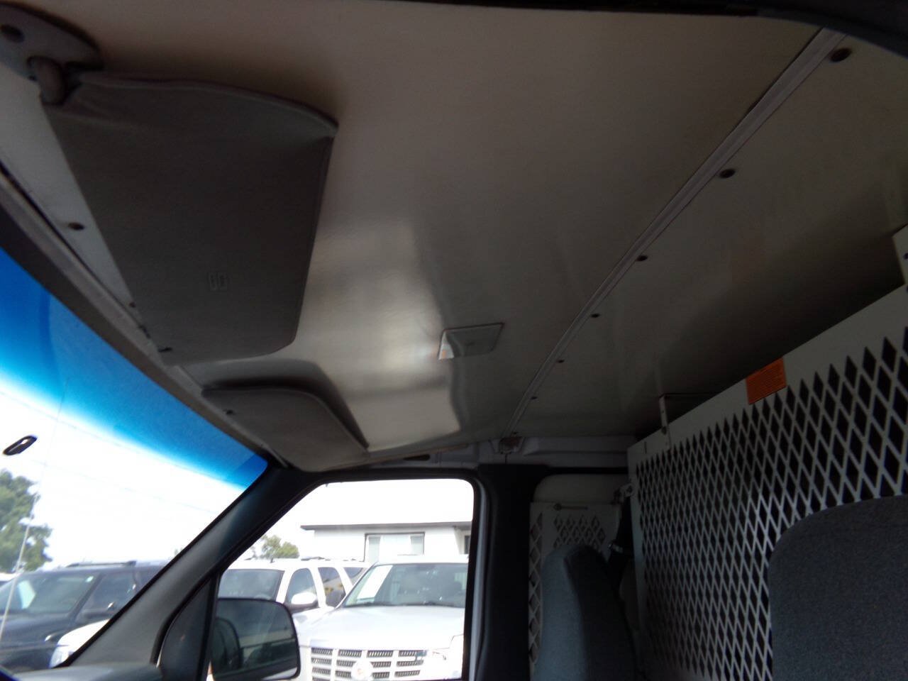 Used 1995 Ford E-250 and Econoline 250 Super RWD image 16