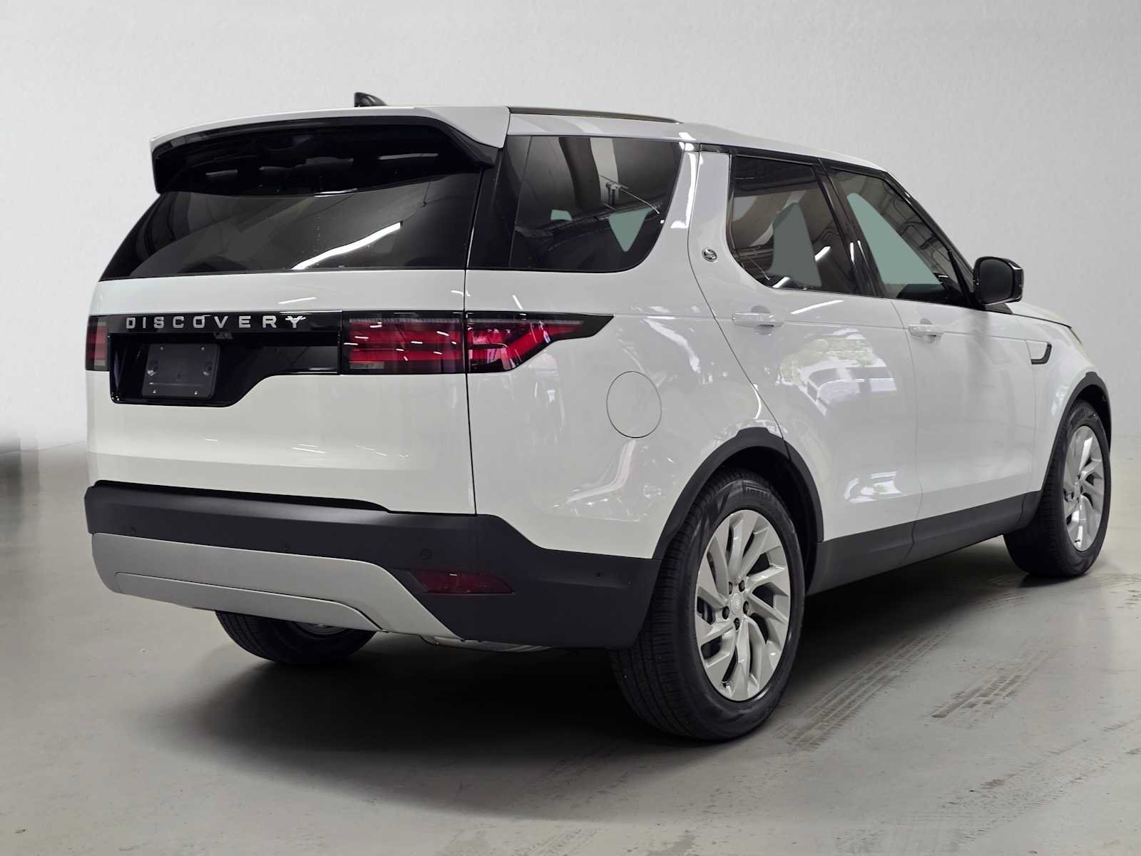 New 2026 Land Rover Discovery S AWD/4WD image 5