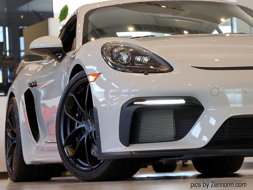 Used 2020 Porsche 718 Cayman GT4 image 14