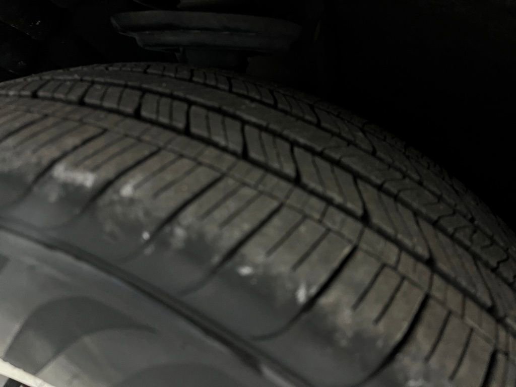 Used 2023 Chevrolet Traverse LT image 49