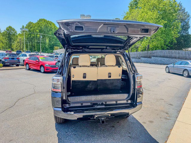 Used 2018 Toyota 4Runner SR5 Premium RWD image 12