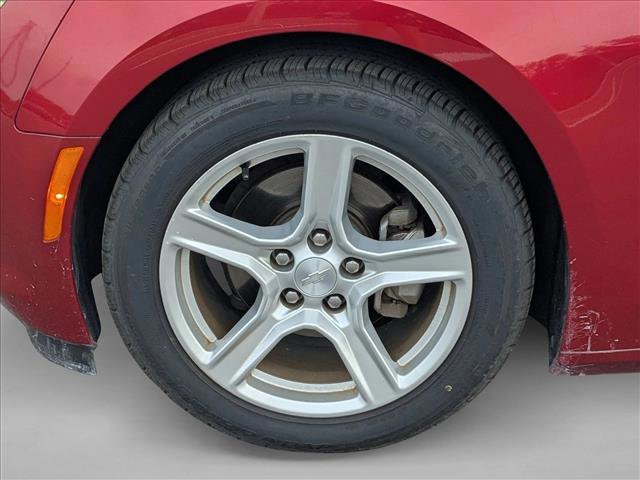 Used 2019 Chevrolet Camaro LT w/ Technology Package RWD image 10