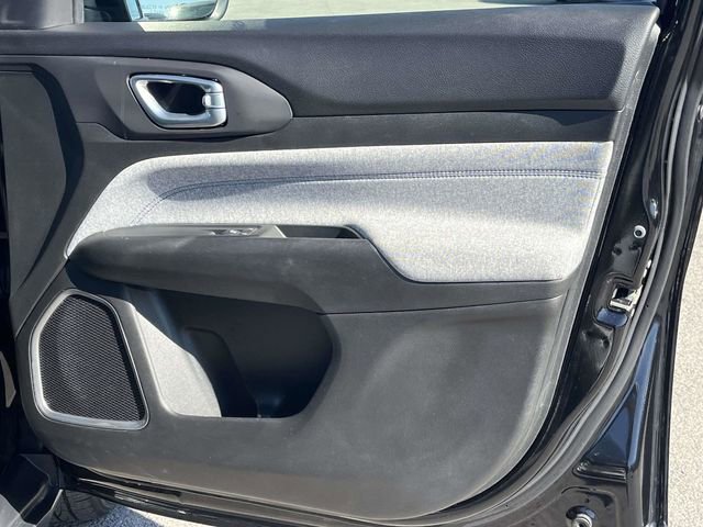 Used 2022 Jeep Compass Latitude image 25