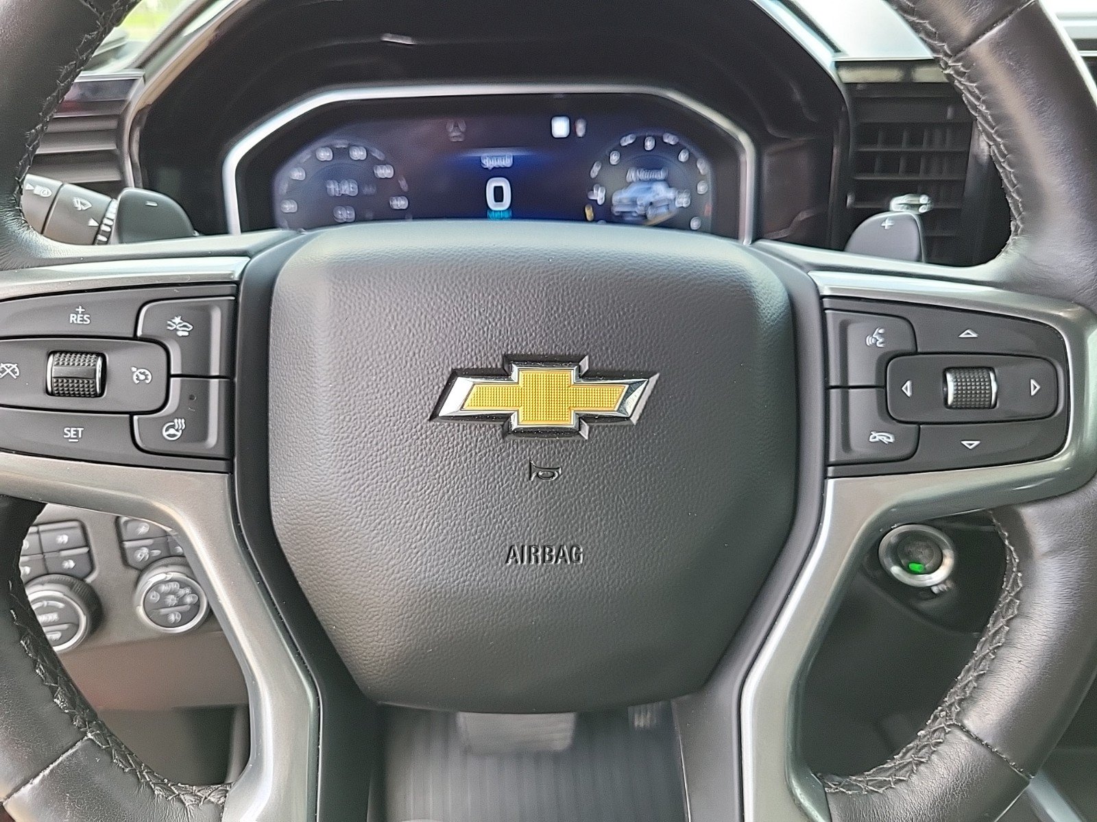 Used 2022 Chevrolet Silverado 1500 LTZ w/ LTZ Premium Texas Edition AWD/4WD image 17