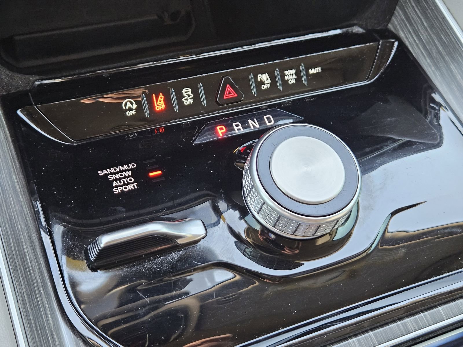 Used 2024 Jeep Wagoneer L Series II w/ Flexible Seating Group image 22