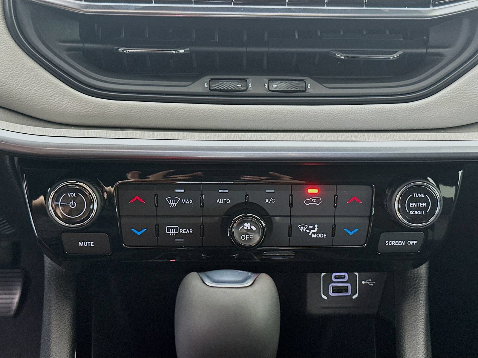 New 2026 Jeep Compass Limited AWD/4WD image 15