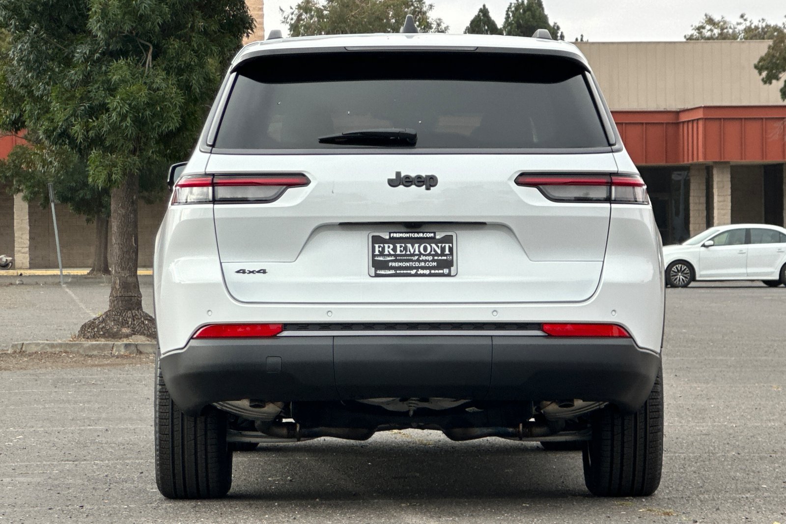 New 2026 Jeep Grand Cherokee L Limited w/ Limited Altitude Package AWD/4WD image 4