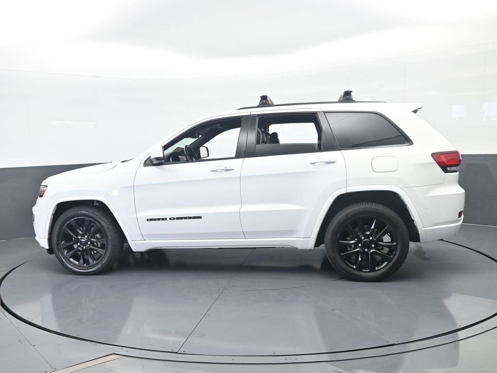 Used 2018 Jeep Grand Cherokee Altitude image 3