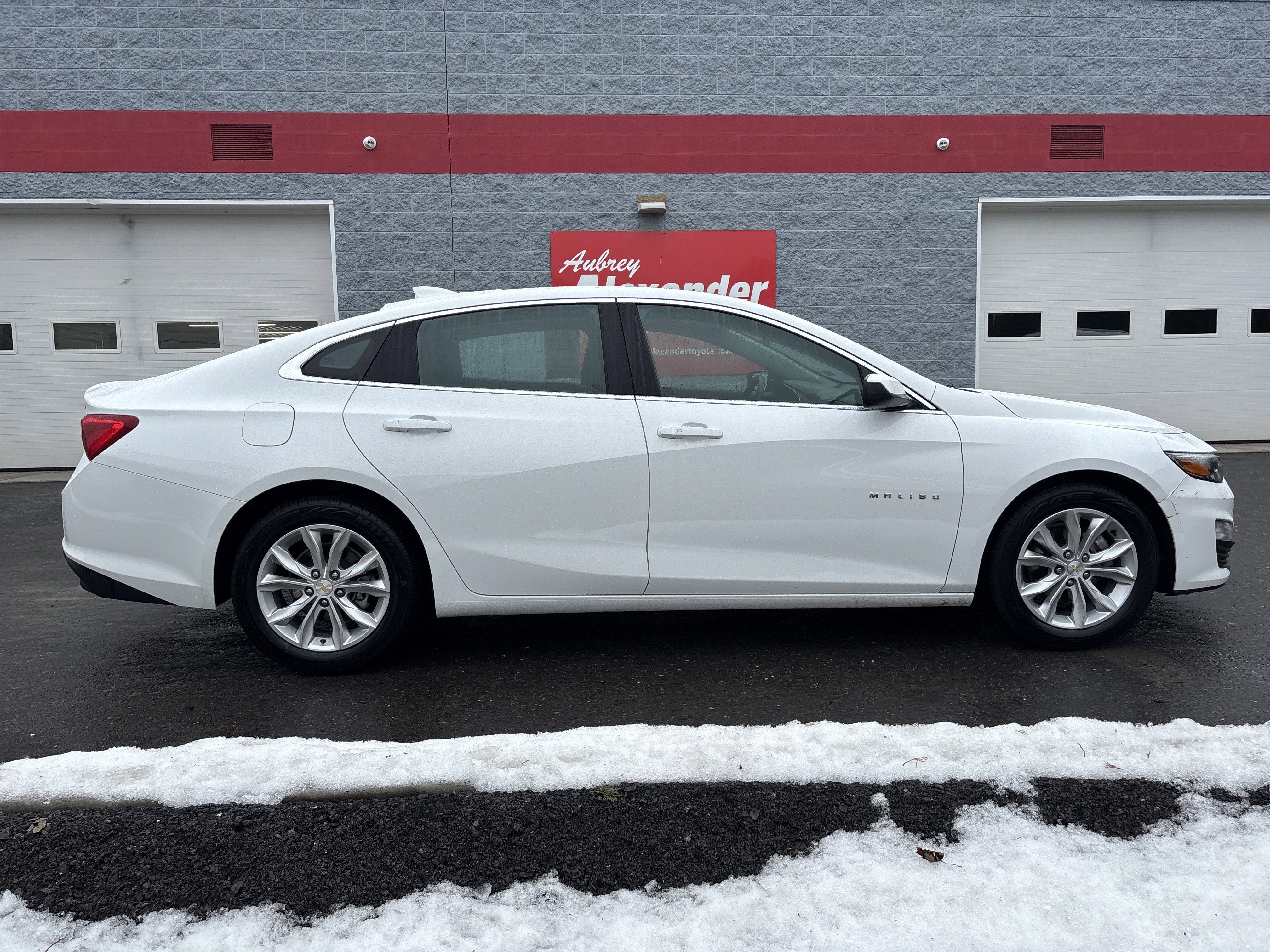 Used 2024 Chevrolet Malibu LT FWD video 2